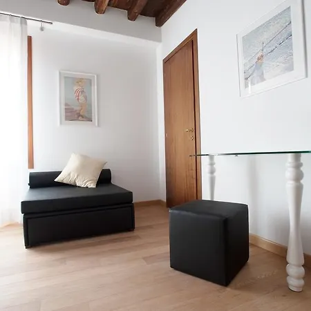 The Lion's House Apt3 * Velence