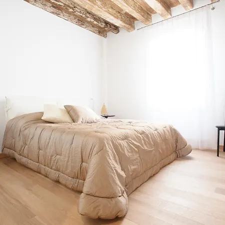 The Lion's House Apt3