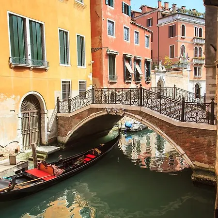 The Lion's House Apt3 Veneza