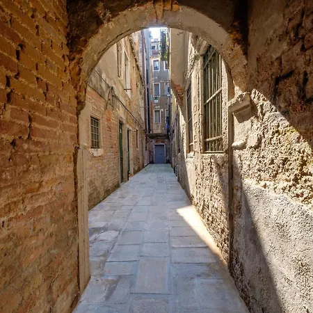 The Lion's House Apt3 * Veneza