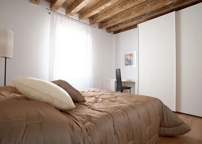 The Lion's House Apt3 *
